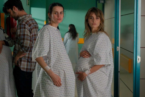 Madres Paralelas - Cinéma Les etoiles -Bruay La Buissière